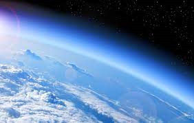 Phục hồi tầng ozone: Thành công hiếm hoi của nỗ lực toàn cầu– Tác giả tác phẩm Ngữ văn 10 - Kết nối tri thức (ảnh 1)