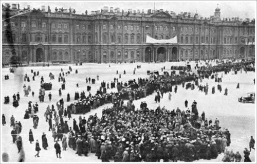 Lý thuyết Cách mạng Tháng Mười Nga và cuộc đấu tranh bảo vệ cách mạng ( 1917-1921) | Lịch sử lớp 8 (ảnh 1)