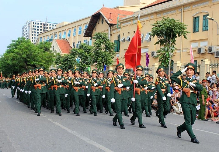 Giải GDQP 10 Bài 1: Lịch sử, truyền thống của lực lượng vũ trang nhân dân Việt Nam - Cánh diều  (ảnh 1)