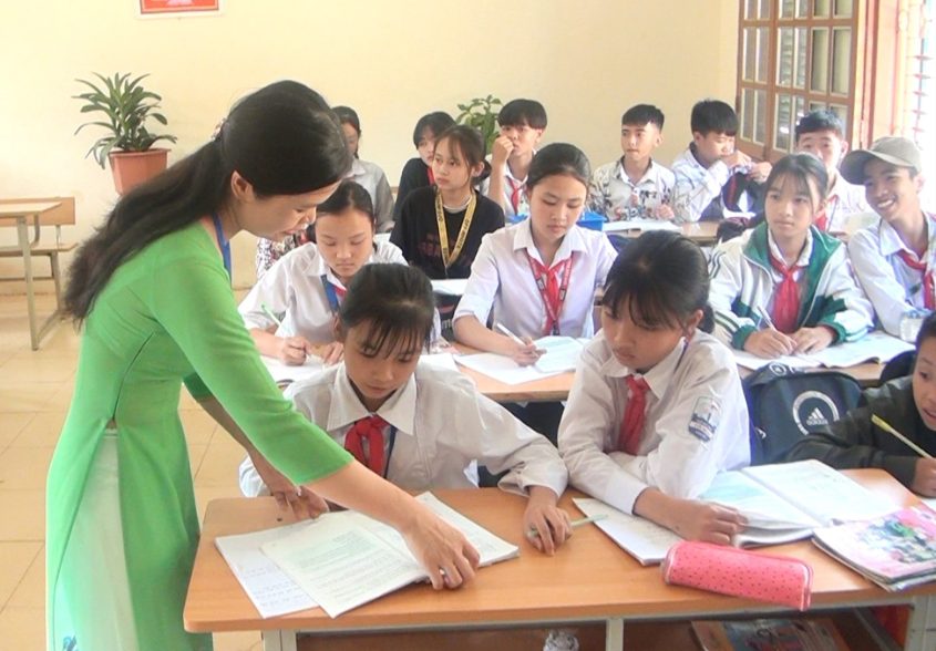 TOP 10 mẫu Kể về một kỉ niệm sâu sắc với thầy cô, bạn bè ở trường tiểu học (2024) SIÊU HAY (ảnh 1)