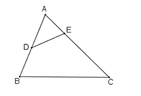 Hai tam giác ABC và ADE có đồng dạng với nhau không (ảnh 1)