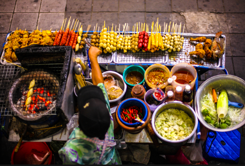 TOP 10 Đoạn văn Write a paragraph about the advantages or disadvantages of street food (siêu hay)  (ảnh 1)