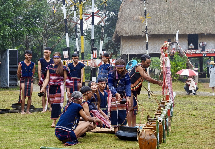 TOP 10 Write about the customs and traditions of an ethnic group that you know well (siêu hay) (ảnh 1)