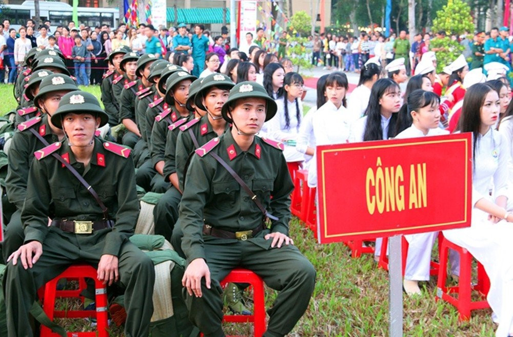 Lý thuyết Giáo dục quốc phòng 10 Bài 2: Nội dung cơ bản một số luật về Quốc phòng và an ninh Việt Nam - Cánh diều (ảnh 1)