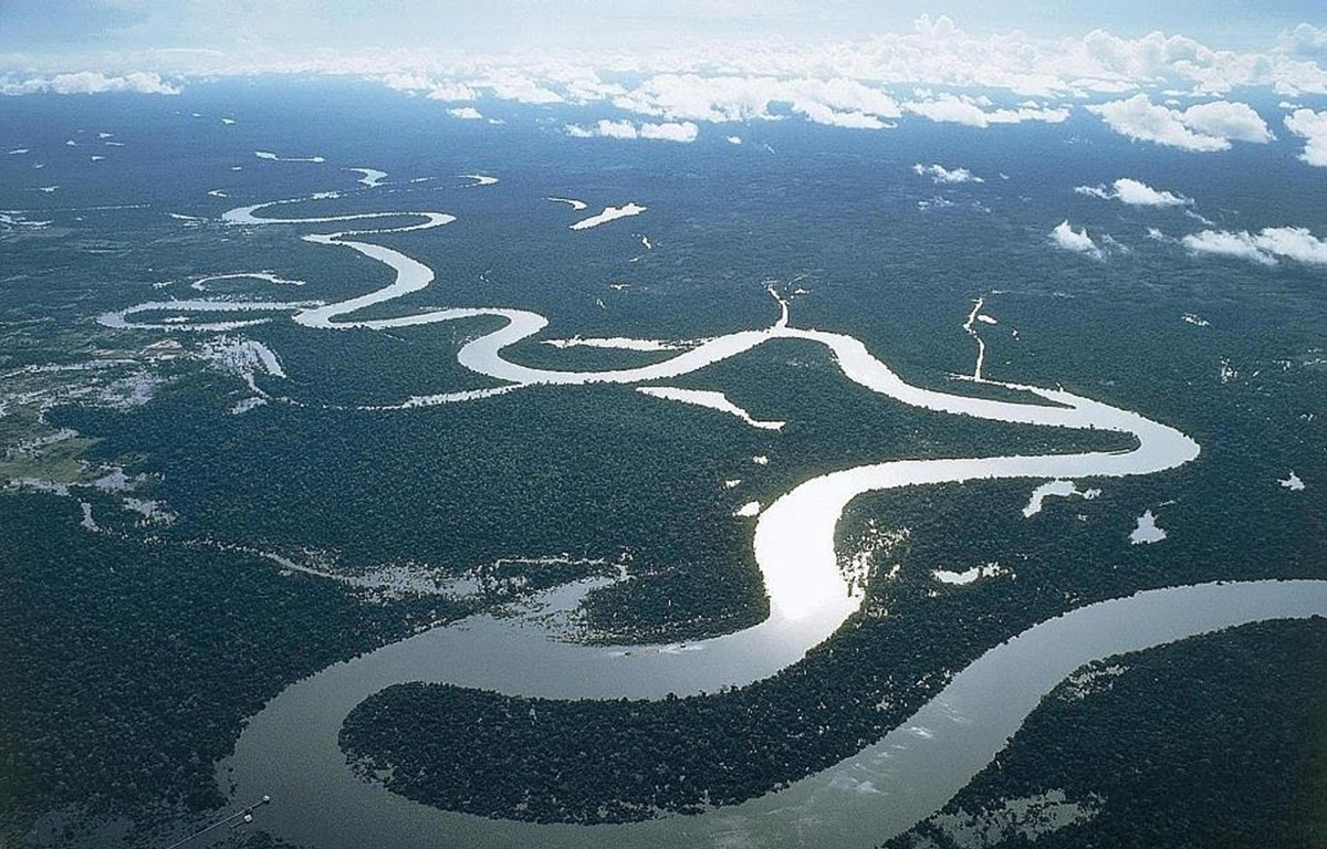 Lý thuyết Đặc điểm sông ngòi Việt Nam | Địa lí lớp 8 (ảnh 1)