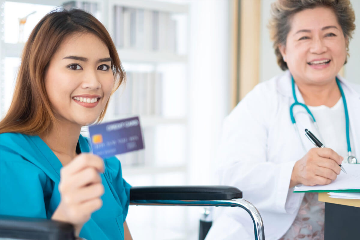 Kh&aacute;m dịch vụ c&oacute; cần bảo hiểm y tế kh&ocirc;ng?
