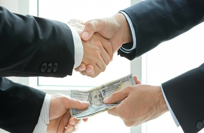 Tội đưa hối lộ để chạy &aacute;n c&oacute; bị xử l&yacute; h&igrave;nh sự kh&ocirc;ng? Mức xử l&yacute; h&igrave;nh sự mới nhất 2025 bao nhi&ecirc;u?