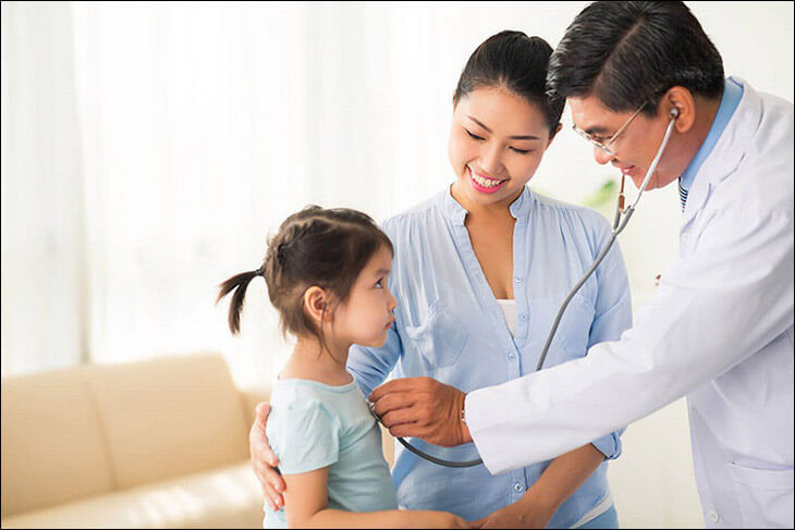 Trẻ sơ sinh chưa c&oacute; bảo hiểm y tế đi kh&aacute;m được kh&ocirc;ng