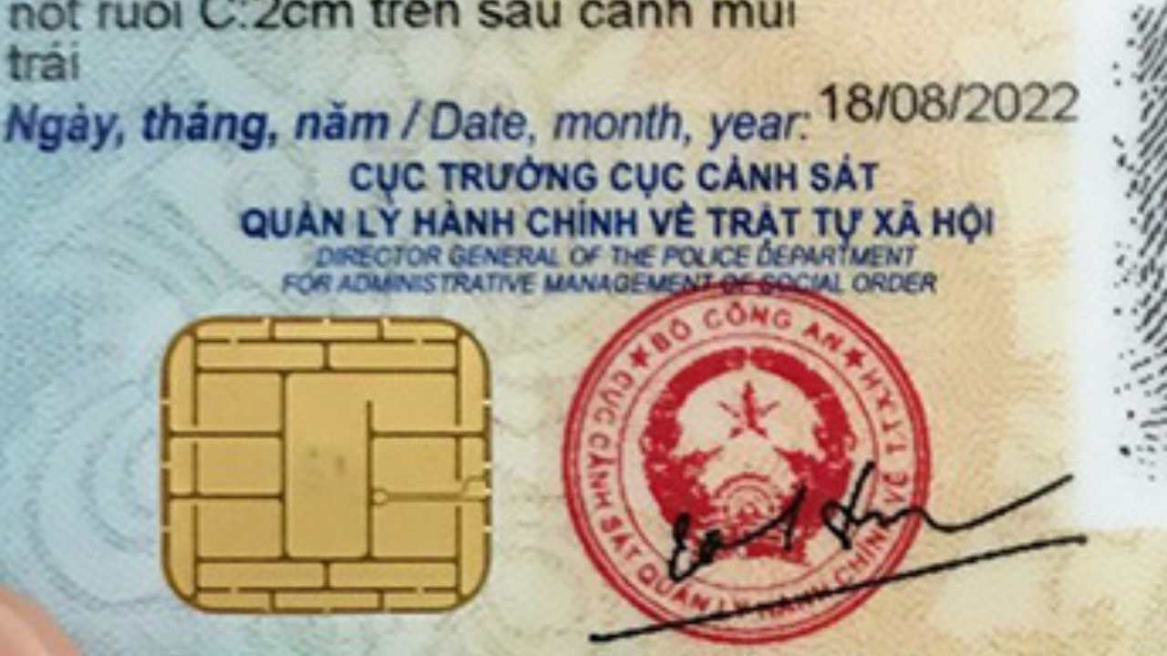 C&oacute; bắt buộc đổi sang thẻ căn cước c&ocirc;ng d&acirc;n gắn chip kh&ocirc;ng? Đối tượng bắt buộc phải đổi sang thẻ căn cước c&ocirc;ng d&acirc;n gắn chip mới nhất 2025?