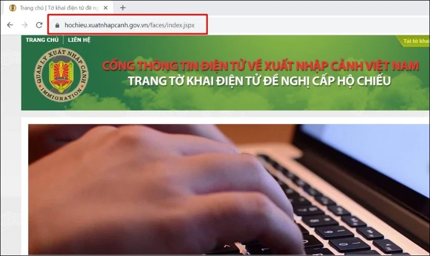 Truy cập vào trang Cổng thông tin điện tử về xuất nhập cảnh VN