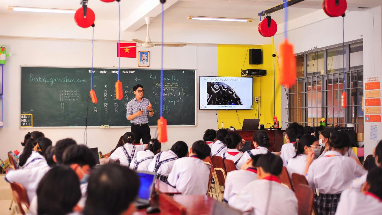 Chứng chỉ nghiệp vụ sư phạm l&agrave; g&igrave;? Danh s&aacute;ch c&aacute;c trường cấp chứng chỉ nghiệp vụ sư phạm cập nhật mới nhất 2025