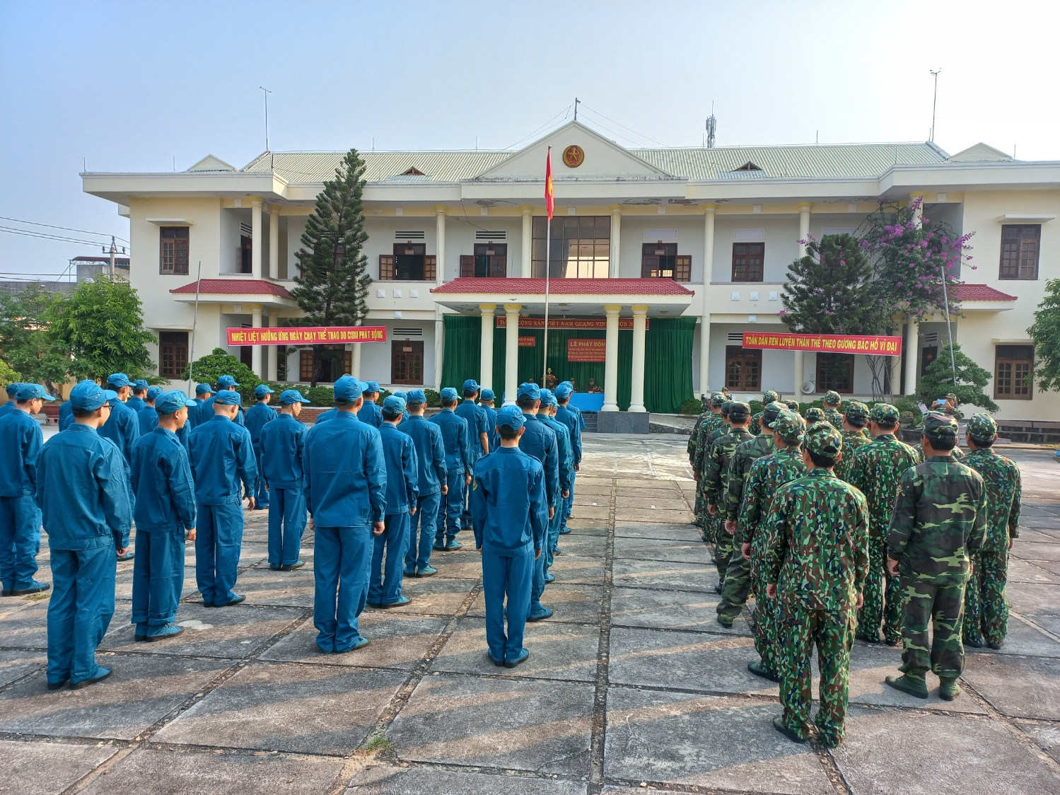 Độ tuổi làm Chỉ huy trưởng Ban chỉ huy quân sự cấp xã