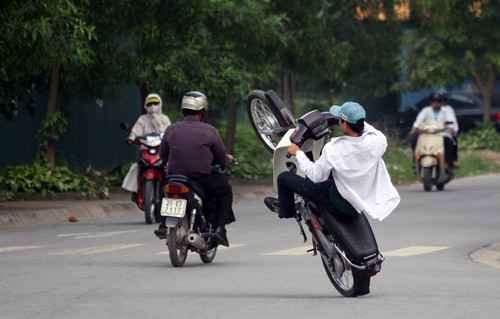 Tr&aacute;ch nhiệm bồi thường tai nạn giao th&ocirc;ng quy định ra sao?