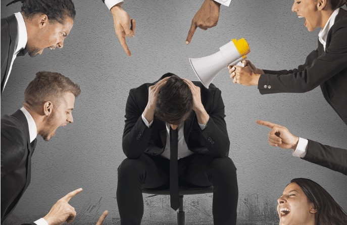 L&agrave;m nhục người kh&aacute;c xử l&yacute; h&igrave;nh sự ra sao?