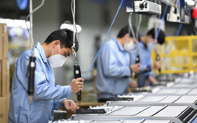 Quyền v&agrave; nghĩa vụ của người lao động gồm những g&igrave; mới nhất 2025?