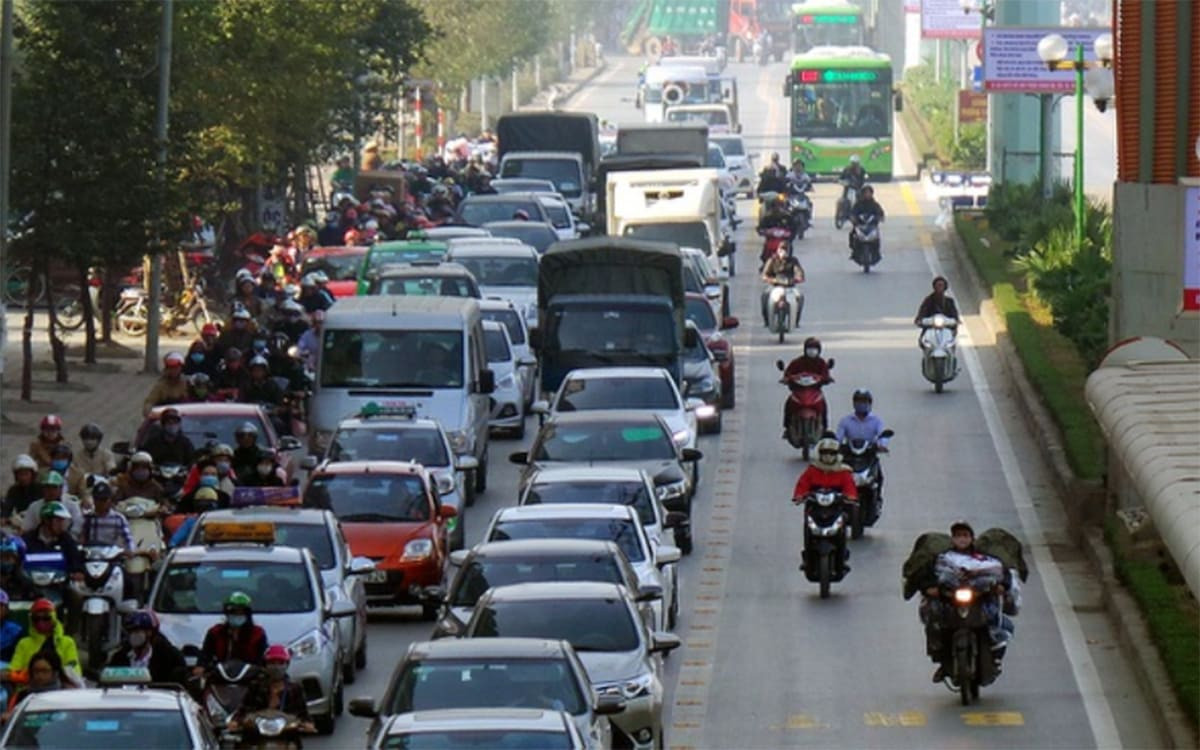 Lỗi lấn l&agrave;n xe m&aacute;y phạt bao nhi&ecirc;u tiền mới nhất 2025?