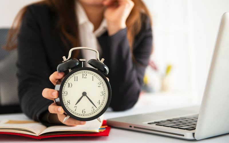 C&aacute;ch t&iacute;nh tiền tăng ca c&oacute; v&iacute; dụ minh họa dễ hiểu mới nhất 2025 (ảnh 1)