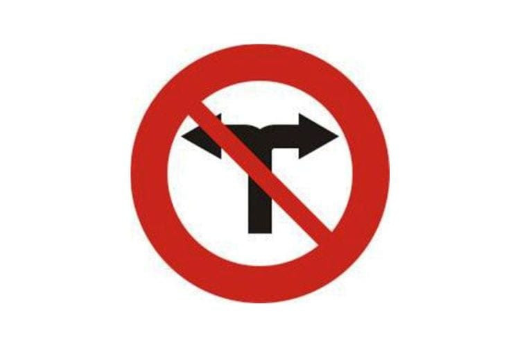 Biển số 137: Cấm rẽ tr&aacute;i v&agrave; phải