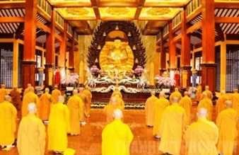 Giáo án điện tử KTPL 11 Bài 21 (Kết nối tri thức): Quyền và nghĩa vụ của công dân về tự do tín ngưỡng và tôn giáo (ảnh 1)