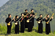 Giáo án điện tử Địa lí 12 Bài 32 (Chân trời sáng tạo): Phát triển kinh tế – xã hội ở Đông Nam Bộ (ảnh 1)