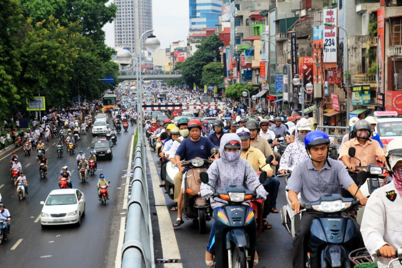 Xe &ocirc; t&ocirc;, xe m&aacute;y c&oacute; được ph&eacute;p quay đầu xe tr&ecirc;n cầu hay kh&ocirc;ng? 