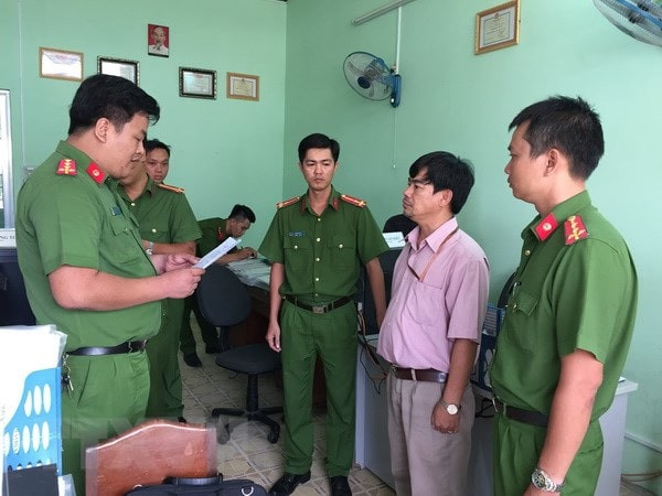 Thẩm quyền ra lệnh bắt khẩn cấp