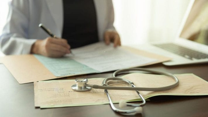 Hồ sơ bệnh &aacute;n điện tử c&oacute; gi&aacute; trị sử dụng như hồ sơ bản giấy kh&ocirc;ng?