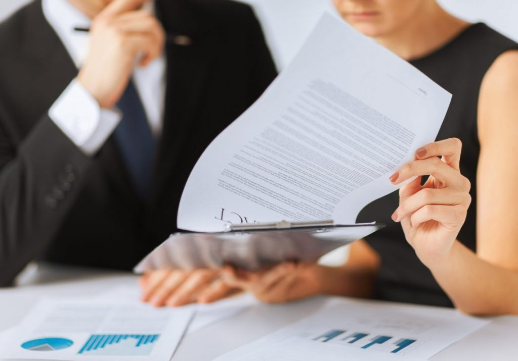 Giao kết hợp đồng lao động c&oacute; thời hạn dưới 01 th&aacute;ng c&oacute; được xem l&agrave; thử việc kh&ocirc;ng?