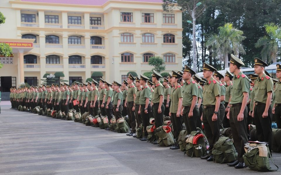 Cấp bậc Sĩ quan chuy&ecirc;n m&ocirc;n kỹ thuật trong C&ocirc;ng an nh&acirc;n d&acirc;n gồm những g&igrave;?