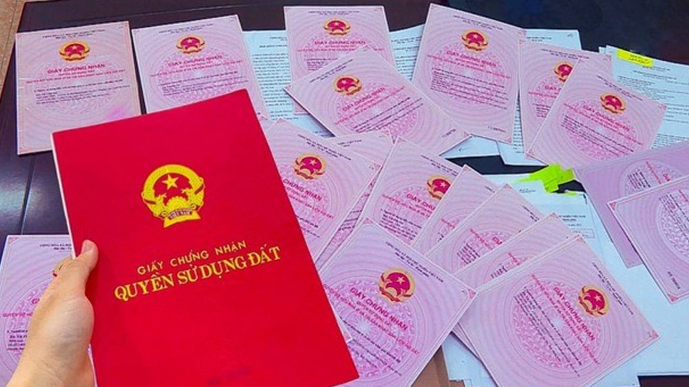 Hợp đồng tặng cho đất v&agrave; hướng dẫn chi tiết c&aacute;ch viết mới nhất năm 2025
