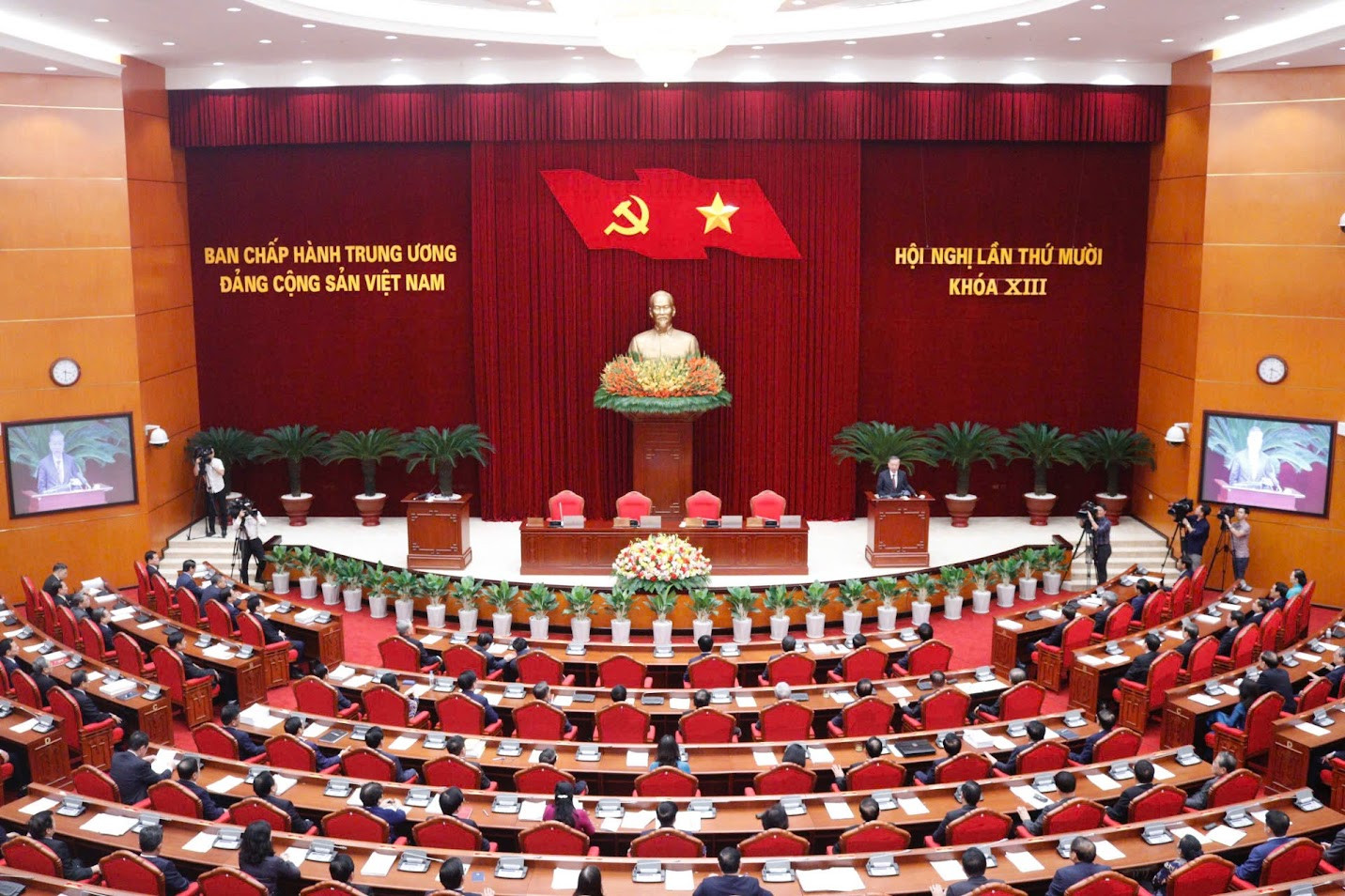Nội dung gi&aacute;m s&aacute;t đảng vi&ecirc;n của đảng ủy gồm những g&igrave;?