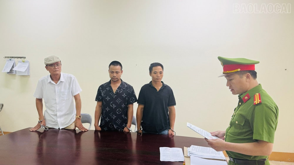 Khi bắt người phạm tội quả tang th&igrave; giải người đ&oacute; đến đ&acirc;u?