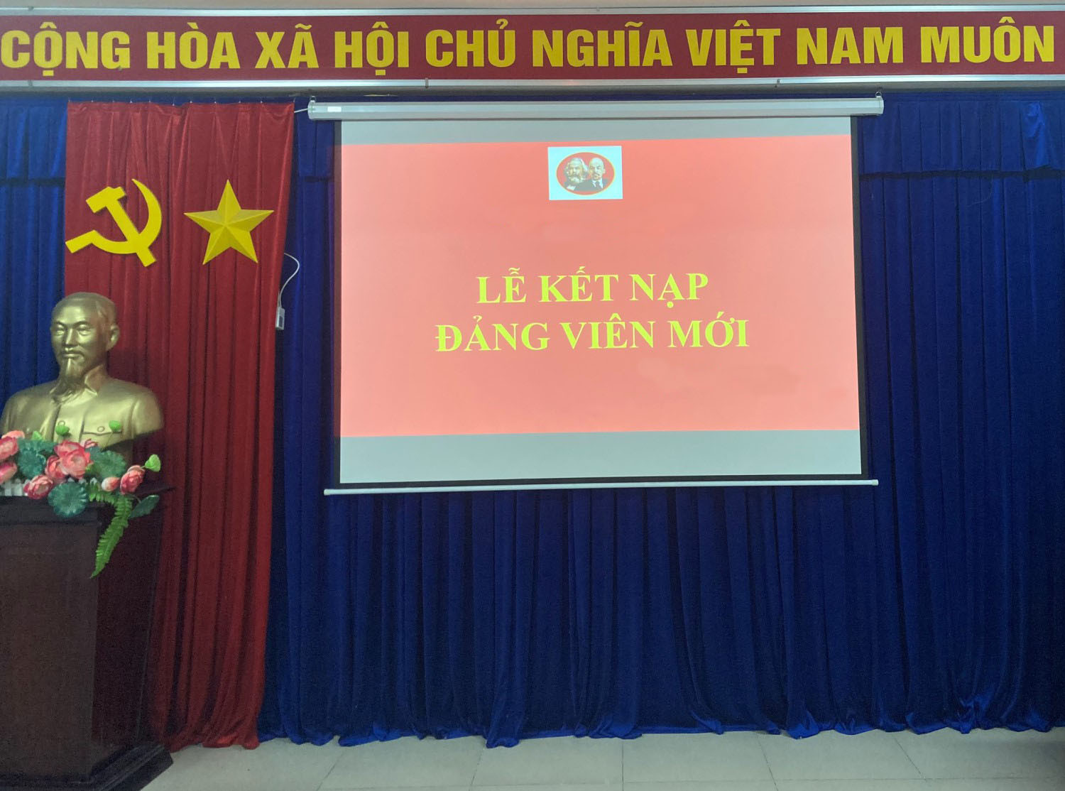 Điều kiện về l&yacute; lịch của sinh vi&ecirc;n để được kết nạp Đảng khi c&ograve;n đi học