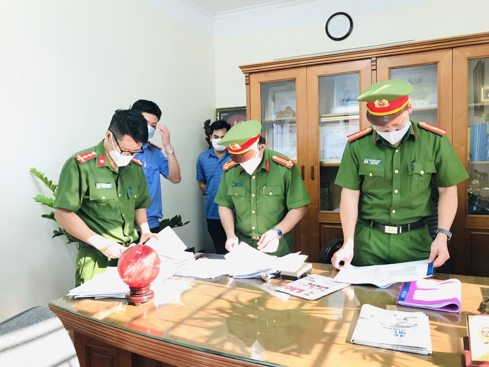 Trường hợp n&agrave;o Viện kiểm s&aacute;t trả hồ sơ vụ &aacute;n để điều tra bổ sung trước khi x&eacute;t xử vụ &aacute;n h&igrave;nh sự?