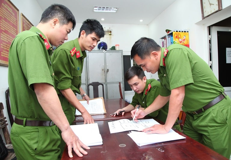 Người bị tạm giữ h&igrave;nh sự c&oacute; quyền v&agrave; nghĩa vụ g&igrave;?