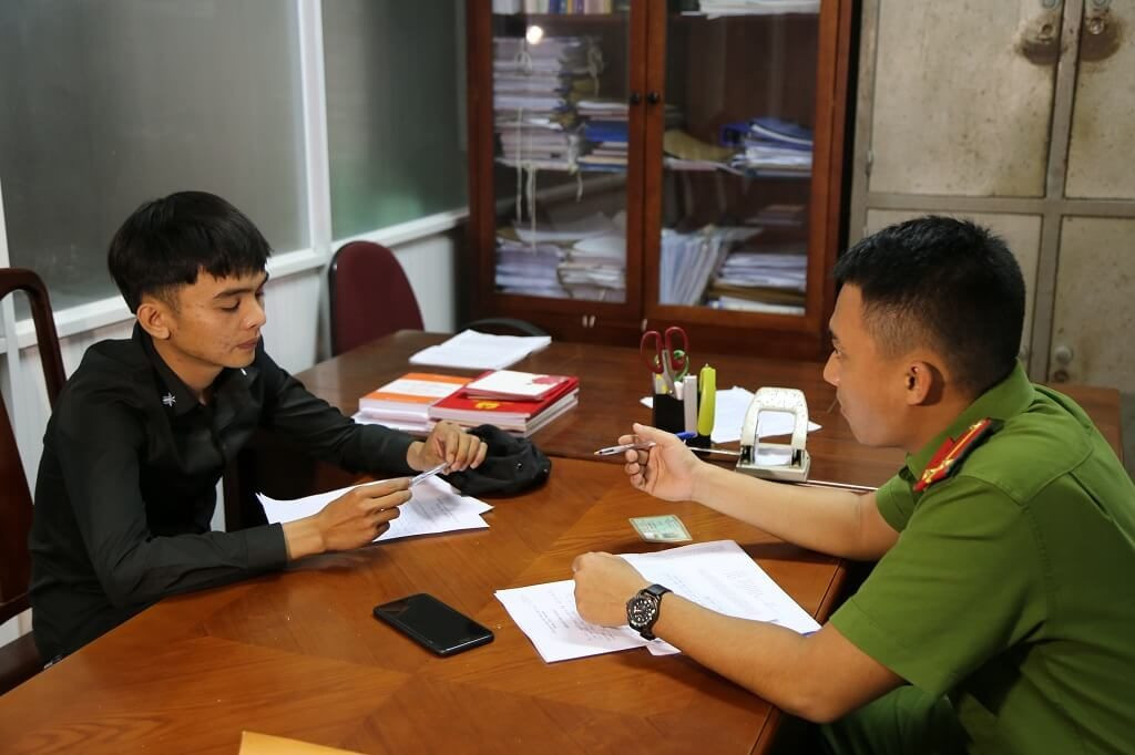 Ph&acirc;n biệt đầu th&uacute; v&agrave; tự th&uacute; chuẩn quy định mới nhất 2025
